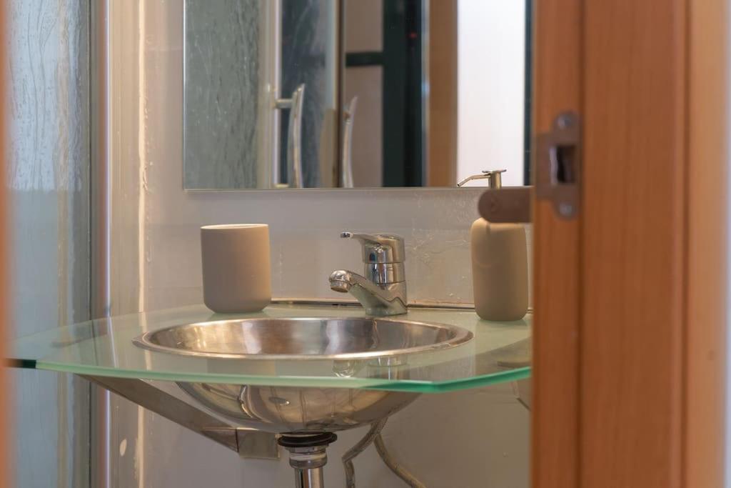 Apartamento Junto A Las Setas De Sevilla Bagian luar foto